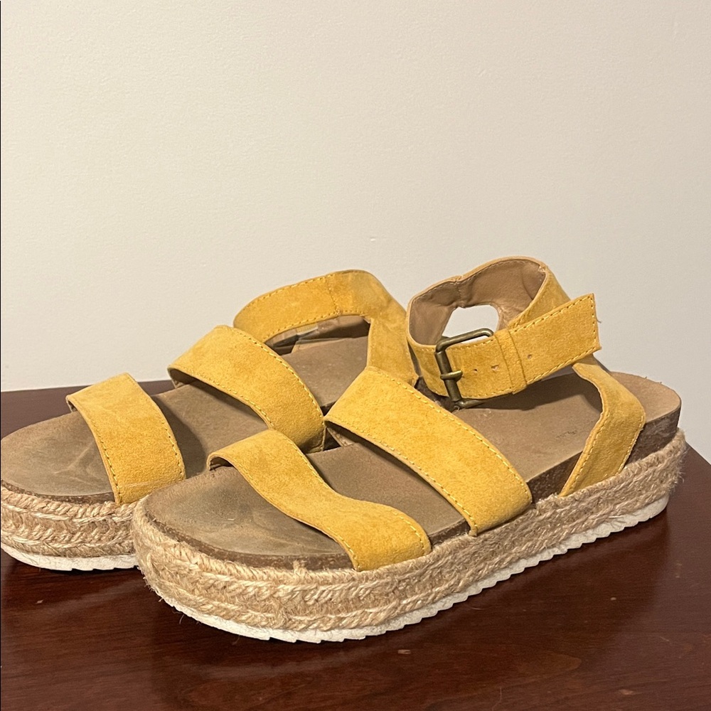Universal Thread Mustard Yellow Espadrille Sandals